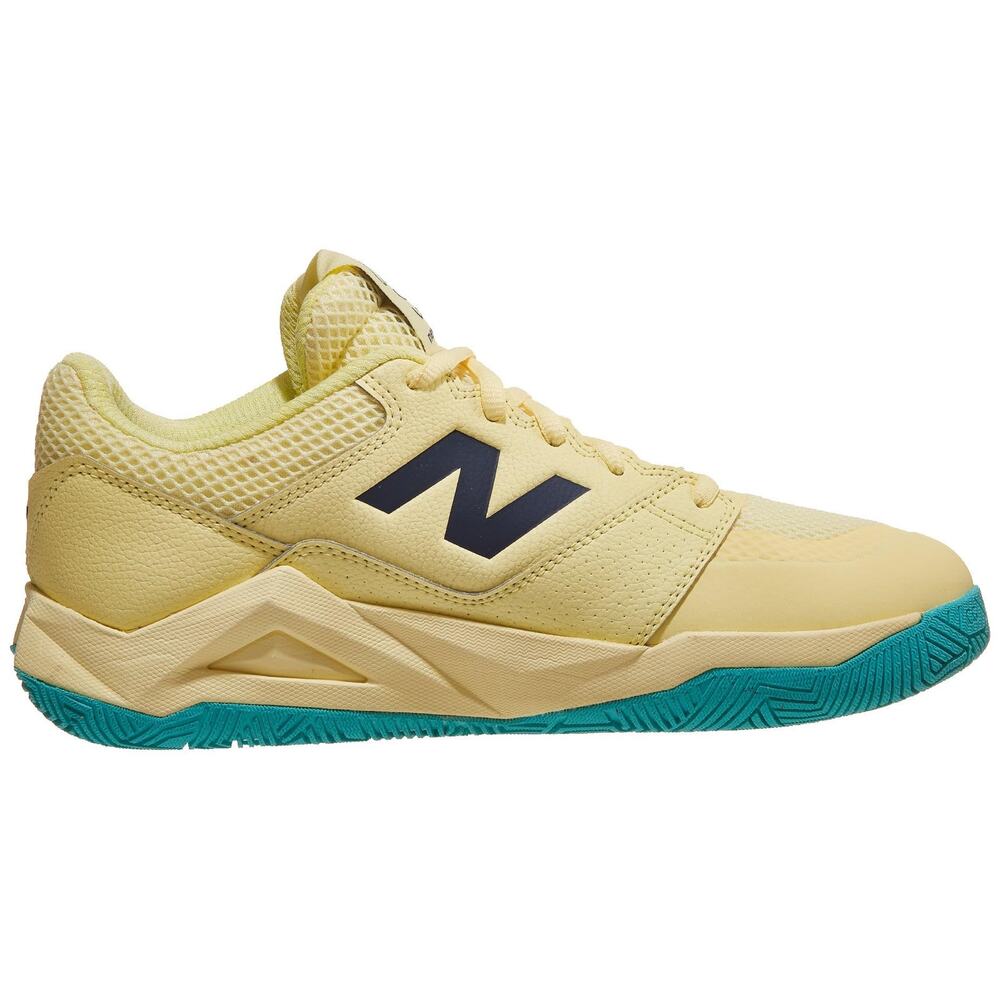 NWTNew Balance Women Tennis Shoe, Parchment/Nb Navy size 8.5 M
